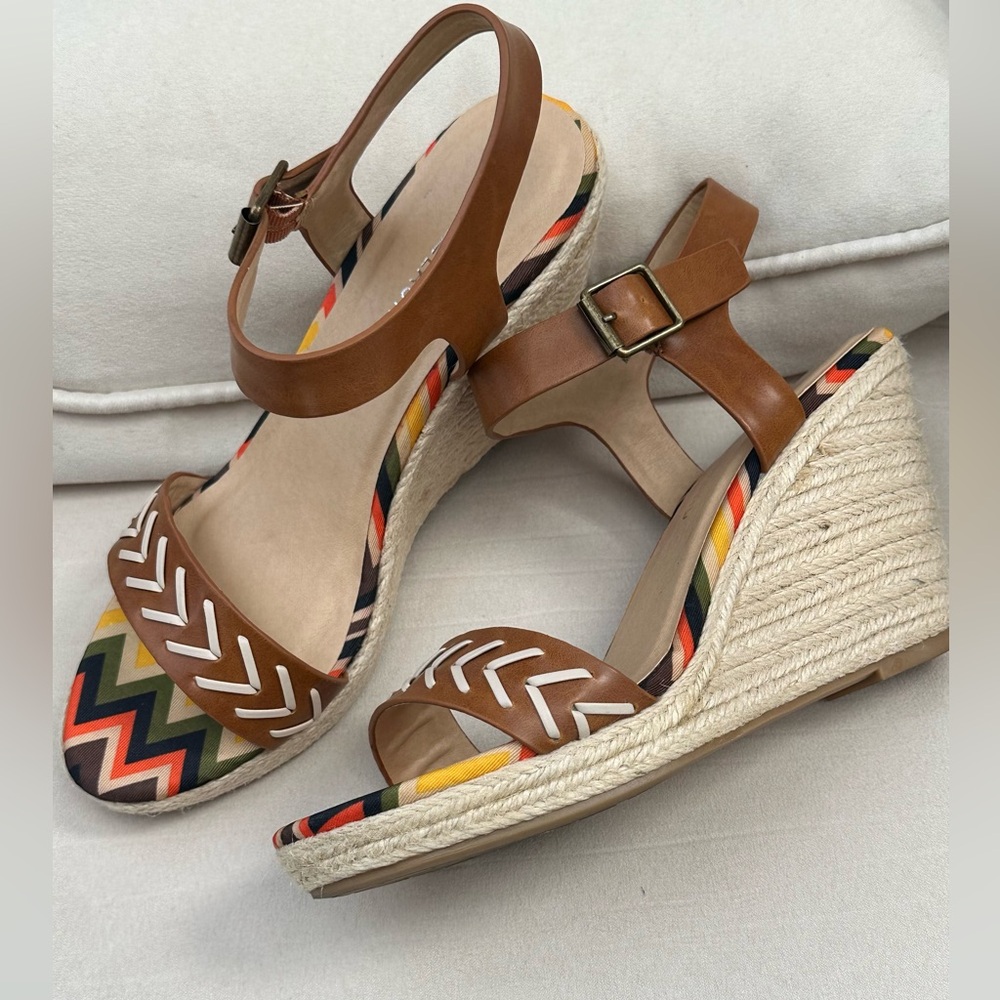 EUC Vibrant Print Wedge Sandals